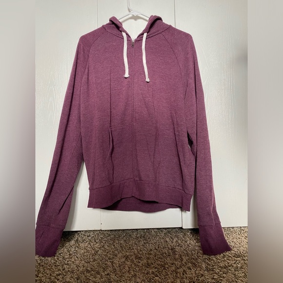 So plum zip up hoodie. Size XXL - Picture 6 of 6
